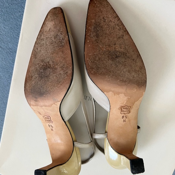 Vaneli pointed toe heels - 8.5 - Picture 3 of 5